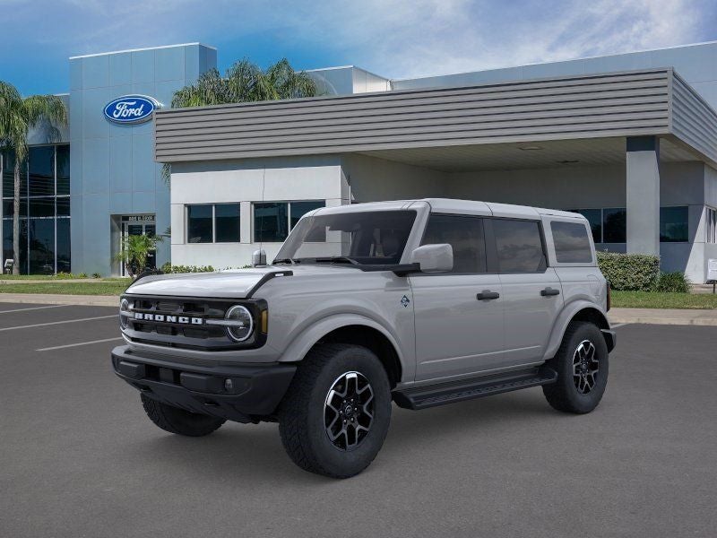 2026 Ford Bronco Outer Banks in Avalanche — front three-quarter view
